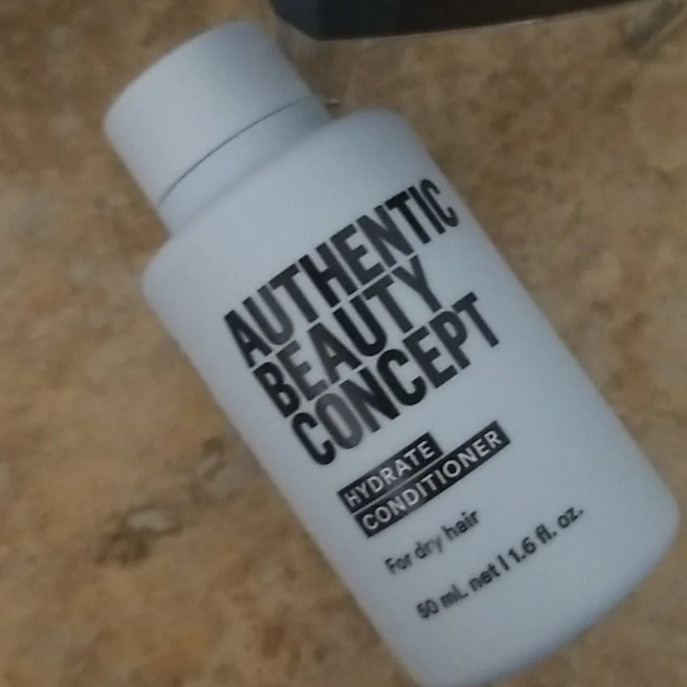 4/25 bundle item. Authentic Beauty Concepts Hydrating Conditioner